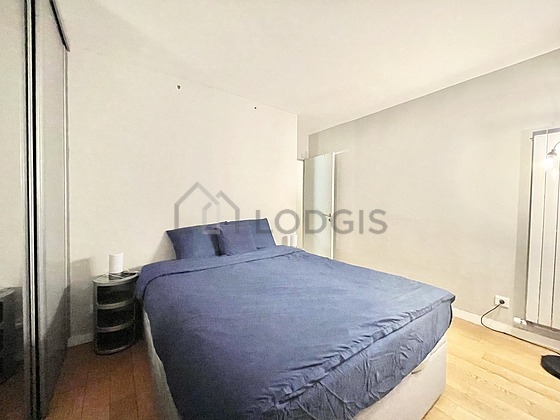 Bedroom with windows