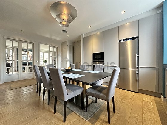 Kitchen where you can have dinner for 8 person(s) equipped with dishwasher, hob, refrigerator, extractor hood