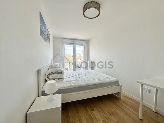 Quiet bedroom for 2 persons equipped with 1 bed(s) of 140cm