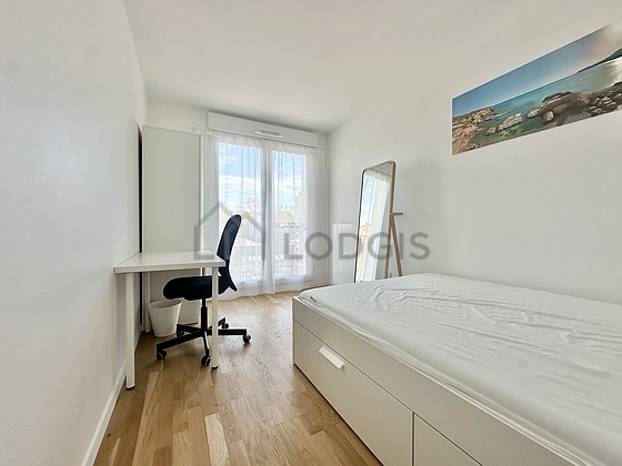 Quiet bedroom for 2 persons equipped with 1 bed(s) of 140cm
