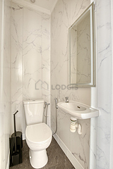Apartment Paris 20° - Toilet