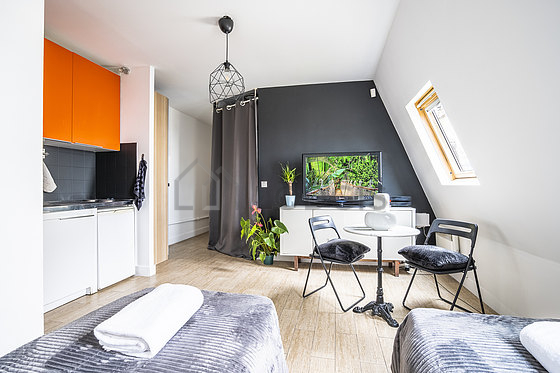 Séjour très calme équipé de 2 lit(s) de 90cm, télé, penderie