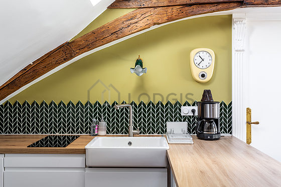 Cuisine de 6m² avec du parquet au sol