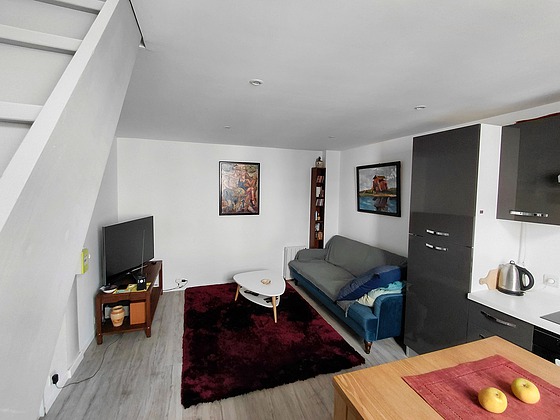 Living room furnished with tv, 1 chair(s)