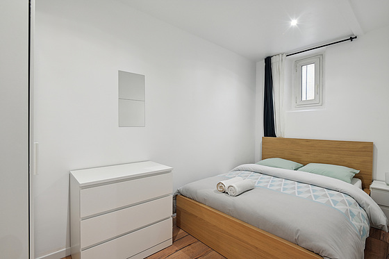 Bedroom with windows