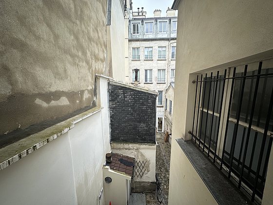 Séjour calme et lumineux d'un appartement à Paris