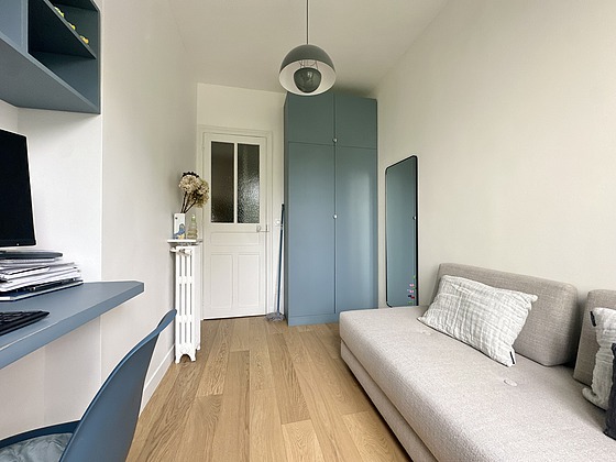 Quiet bedroom for 1 persons equipped with 1 sofabed(s) of 90cm