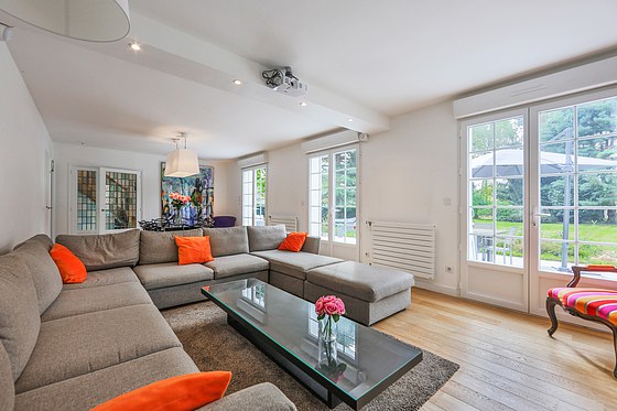 Séjour d'une maison individuelle à Paris