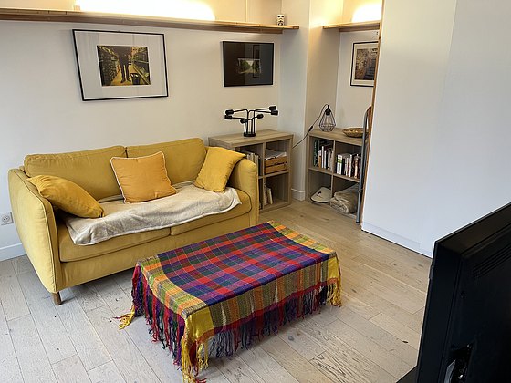 Living room with windows