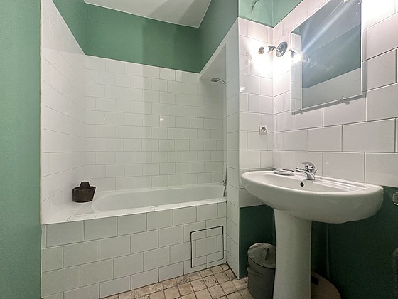 Bathroom equipped with bath tub