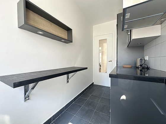 Cuisine dînatoire pour 2 personne(s) équipée de lave linge, sèche linge, réfrigerateur, hotte
