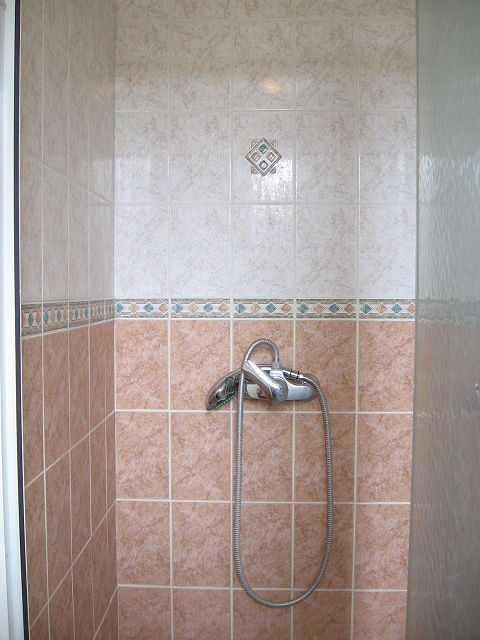 Bathroom equipped with bath towels