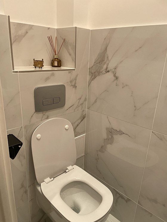 Toilettes indépendantes de la salle d'eau
