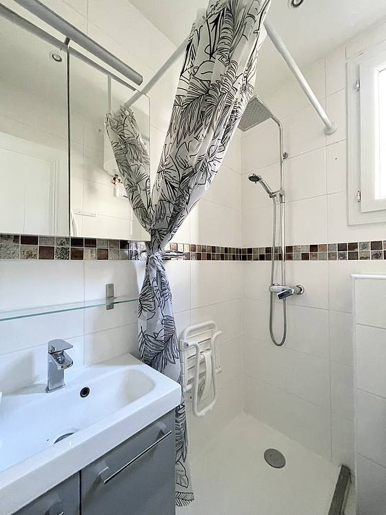 Bathroom equipped with separate shower