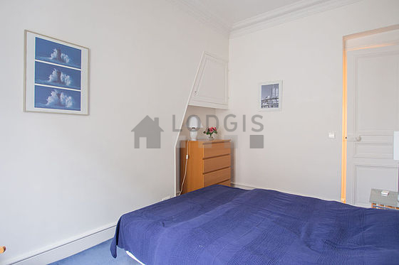 Chambre donnant sur cour