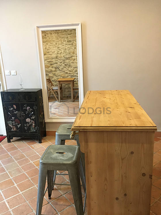 Séjour très calme équipé de chaine hifi, 1 fauteuil(s), 1 chaise(s)