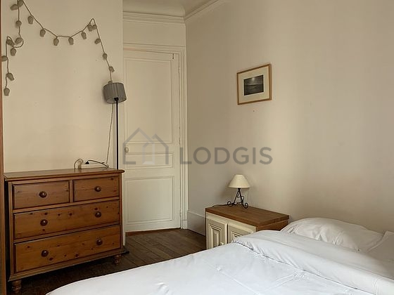 Very quiet bedroom for 2 persons equipped with 1 bed(s) of 140cm