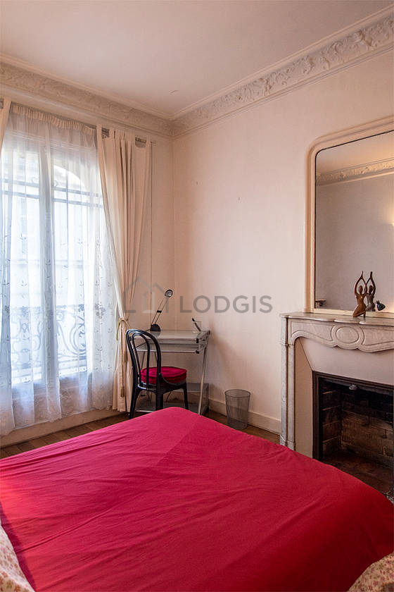 Very quiet bedroom for 2 persons equipped with 1 bed(s) of 140cm
