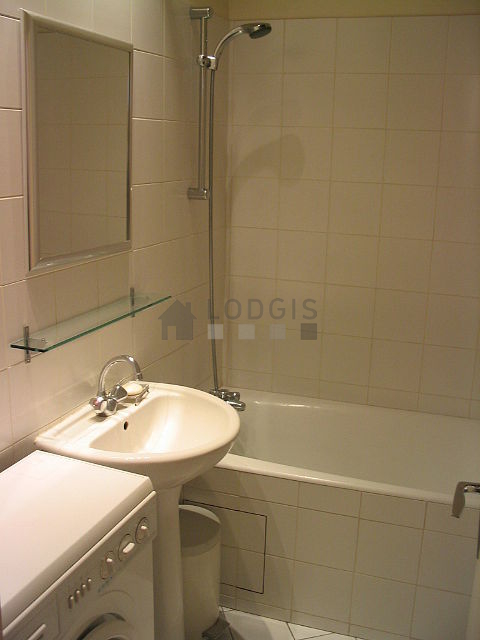 Beautiful bathroom with tile floor