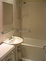 Appartement Paris 1° - Salle de bain