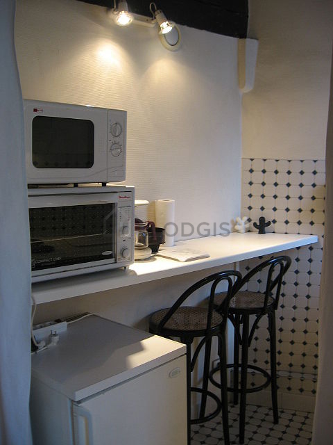 Cuisine dînatoire pour 2 personne(s) équipée de lave linge, sèche linge, réfrigerateur, freezer