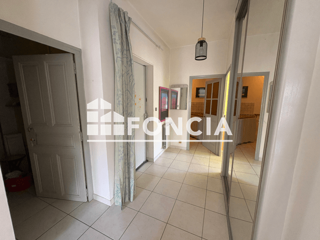 Apartamento Nîmes - 