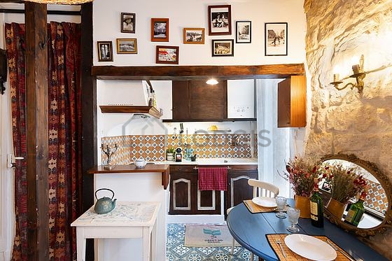 Beautiful kitchen of 3m² with tile floor