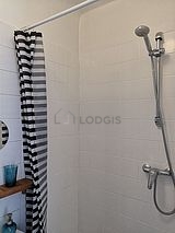 Apartment Paris 20° - Bathroom