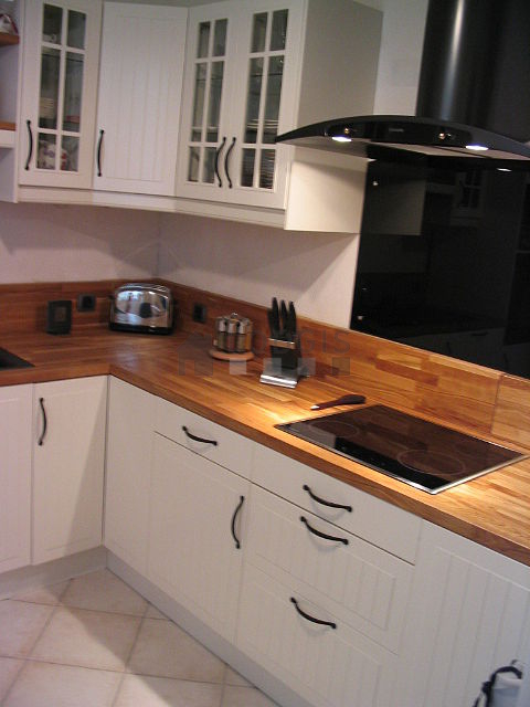 Kitchen where you can have dinner for 2 person(s) equipped with washing machine, dryer, refrigerator, crockery