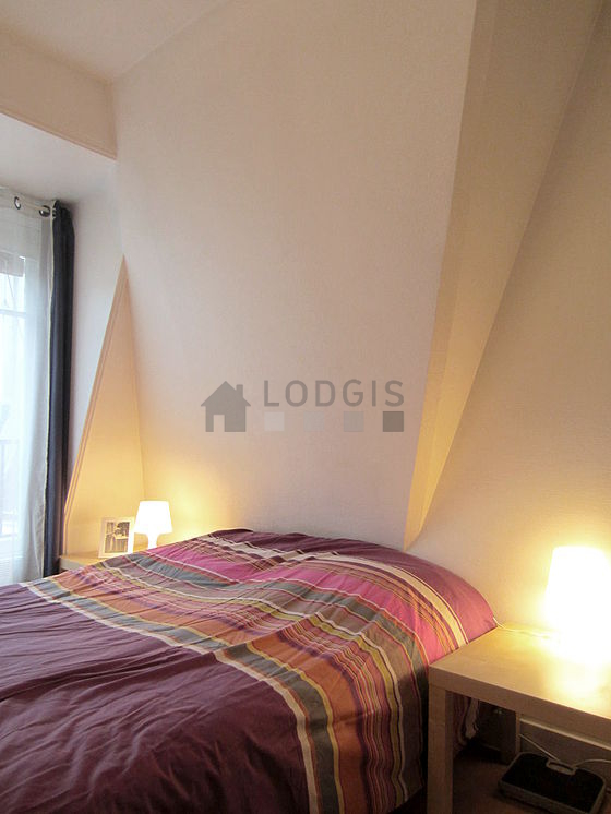 Very quiet bedroom for 2 persons equipped with 1 bed(s) of 140cm