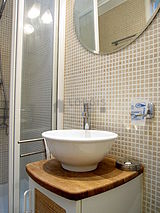 双层公寓 巴黎17区 - 浴室