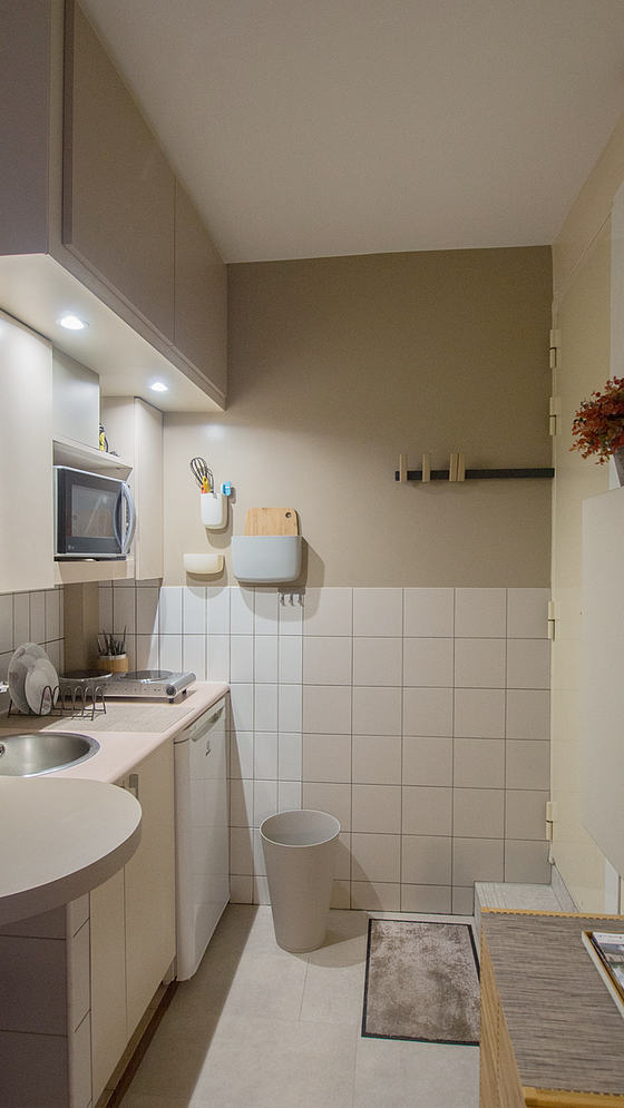 Beautiful kitchen with tile floor