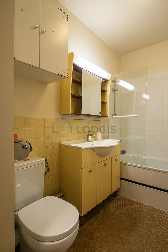 Beautiful bathroom with tile floor