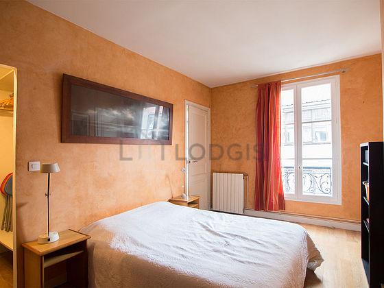 Quiet bedroom for 2 persons equipped with 1 bed(s) of 140cm