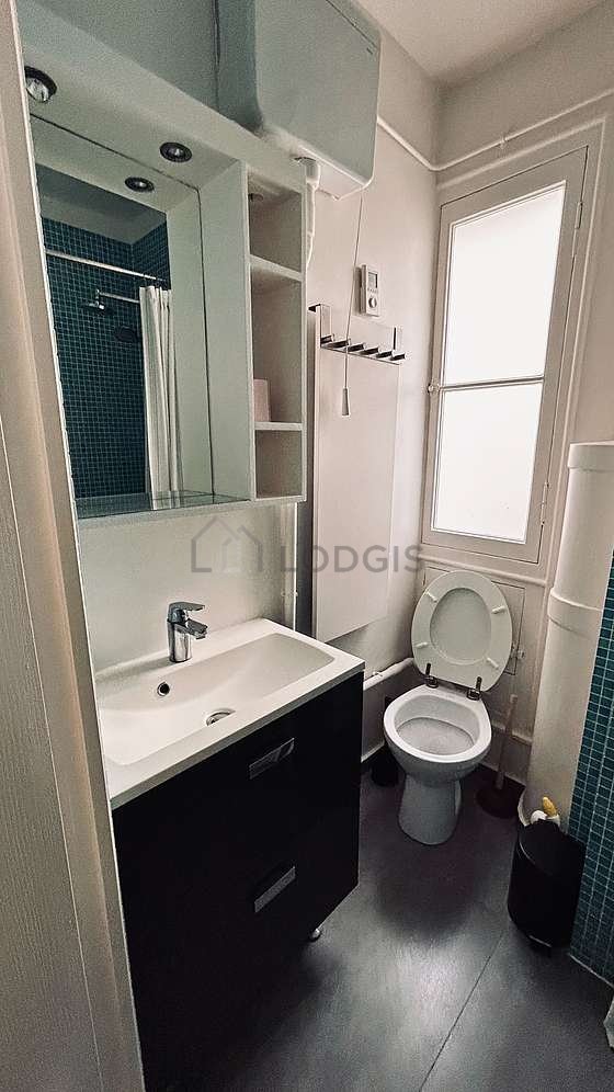 Beautiful bathroom with windows