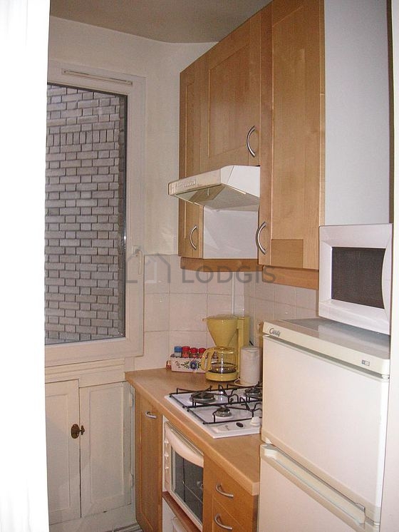 Belle cuisine de 3m² avec du carrelage au sol