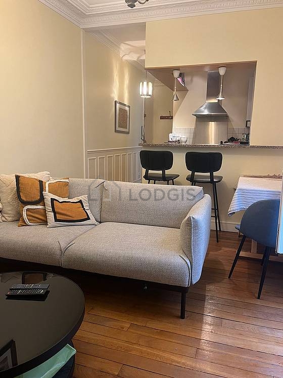 Séjour très calme équipé de télé, chaine hifi, 2 chaise(s)