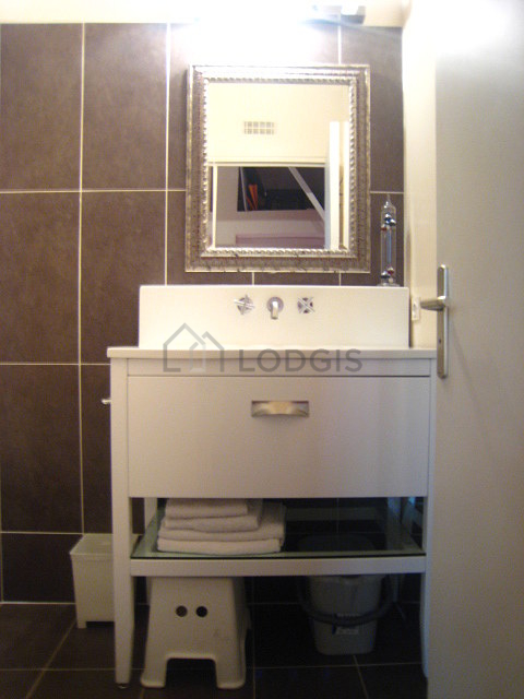Beautiful bathroom with tile floor