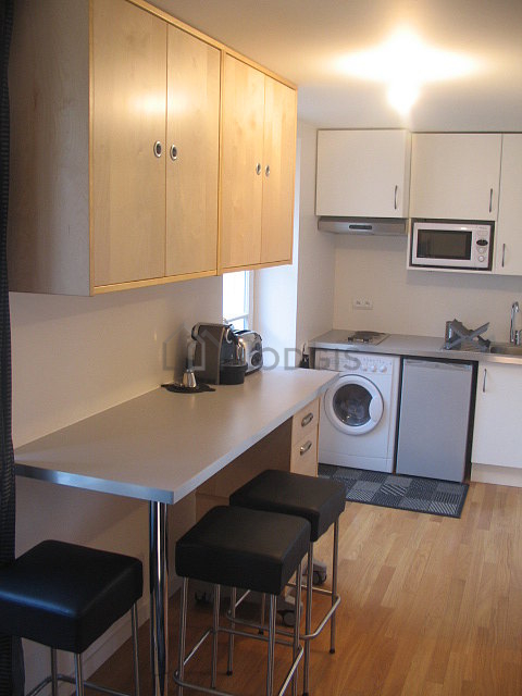Great kitchen of 7m² with wooden floor