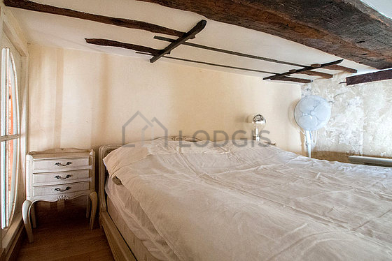 Mezzanine sous belle hauteur de plafond
