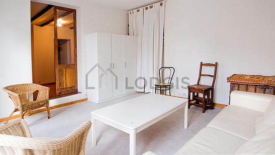 Séjour lumineux d'un appartement à Paris