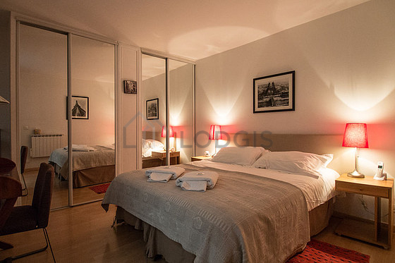 Very quiet bedroom for 2 persons equipped with 2 bed(s) of 80cm