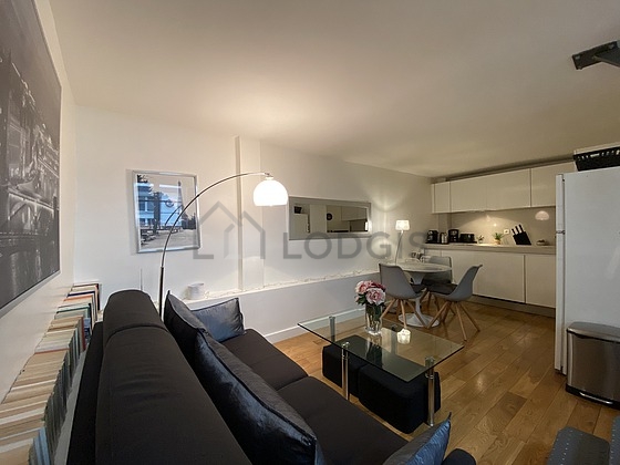 Séjour très calme équipé de 1 canapé(s) lit(s) de 140cm, chaine hifi