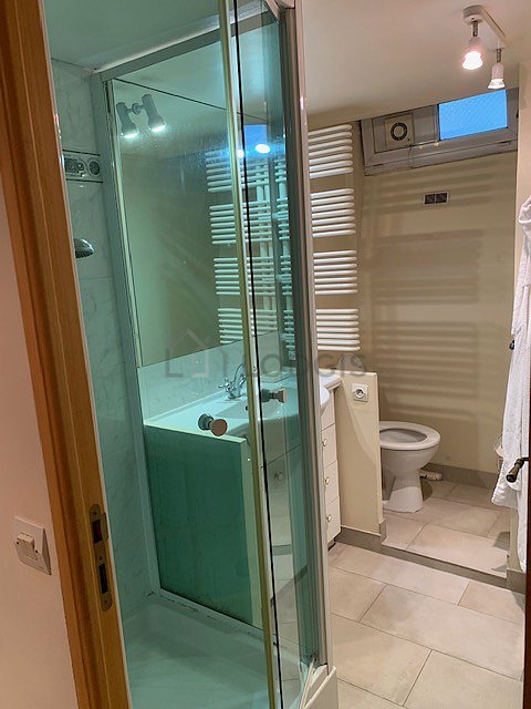 Beautiful bathroom with tile floor