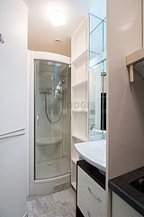 Appartement Paris 1° - Salle de bain