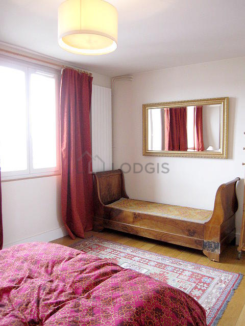 Very quiet bedroom for 2 persons equipped with 1 bed(s) of 140cm