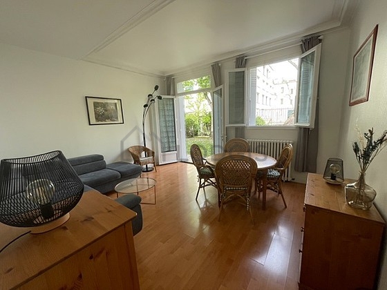 Living room furnished with 1 sofabed(s) of 140cm, 4 armchair(s)