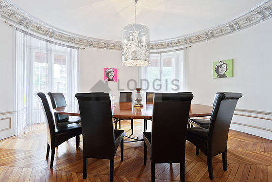 Great dining room with woodenfloor for 10 person(s)