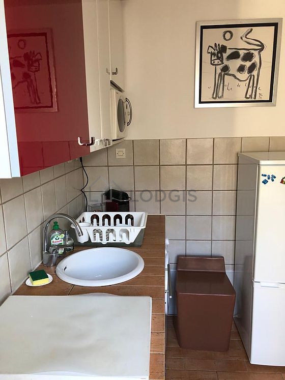 Cuisine dînatoire pour 2 personne(s) équipée de lave linge, sèche linge, réfrigerateur, freezer