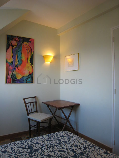 Quiet bedroom for 2 persons equipped with 1 bed(s) of 140cm